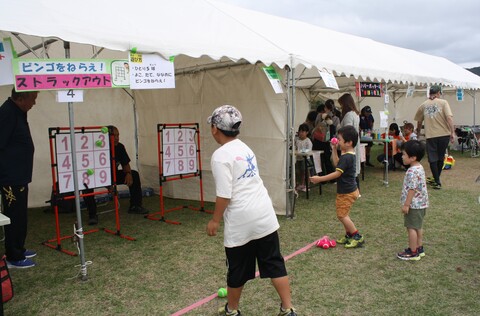 子どものまちフェスティバルでの体験活動風景