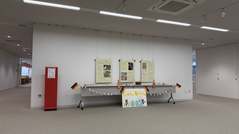 市本庁舎2階展示スペース 市本庁舎2階展示スペース
