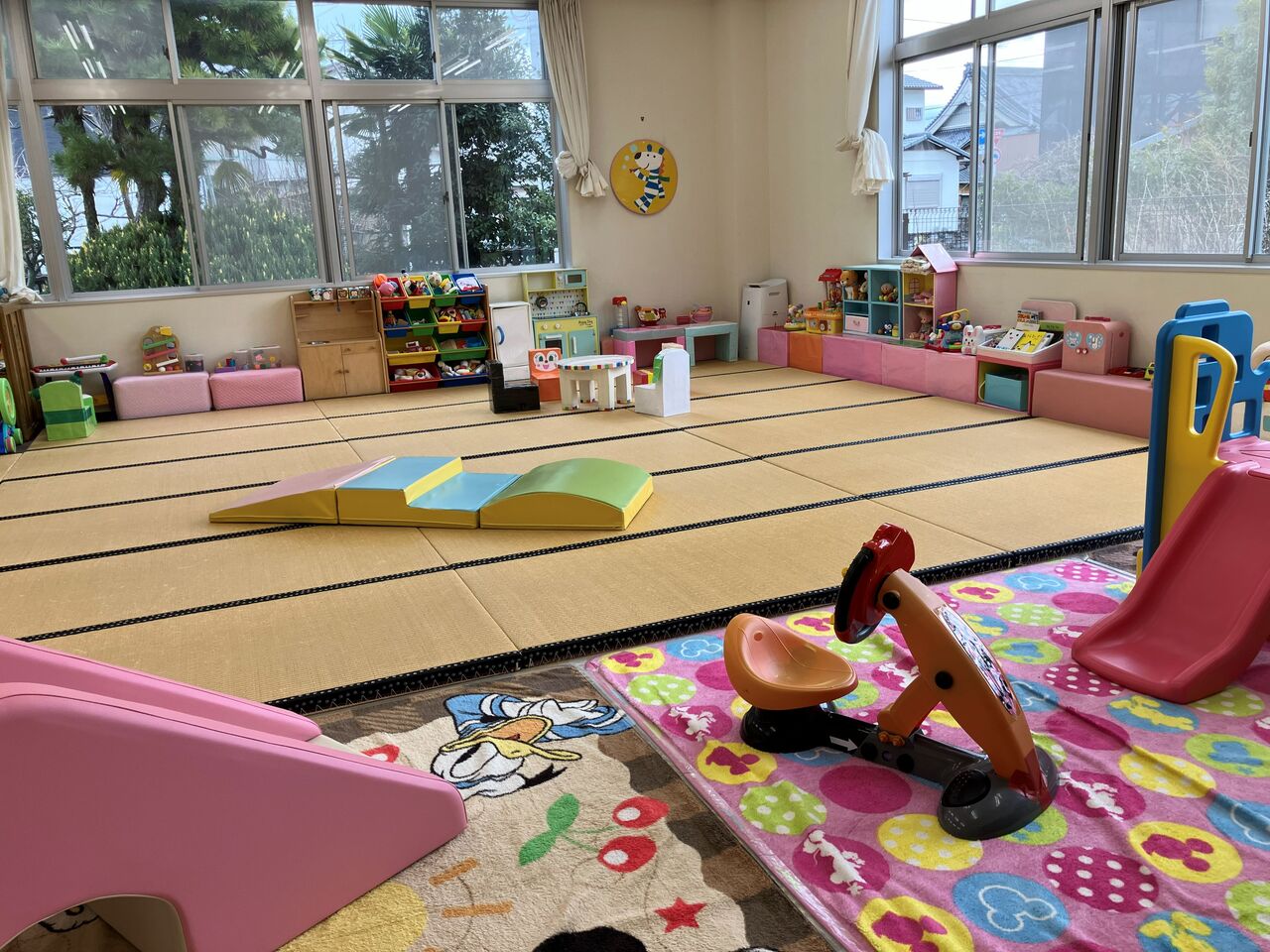 レインボー　にこにこひろば